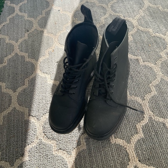 Black Matt Dr Martens size 8 women - Picture 5 of 7